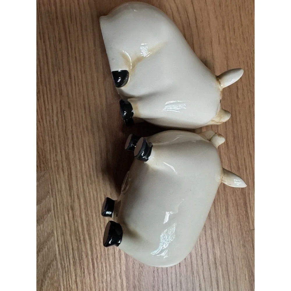 Farmhouse Pig Salt and Pepper Shakers with Metal Basket Caddy Kitchen Decor